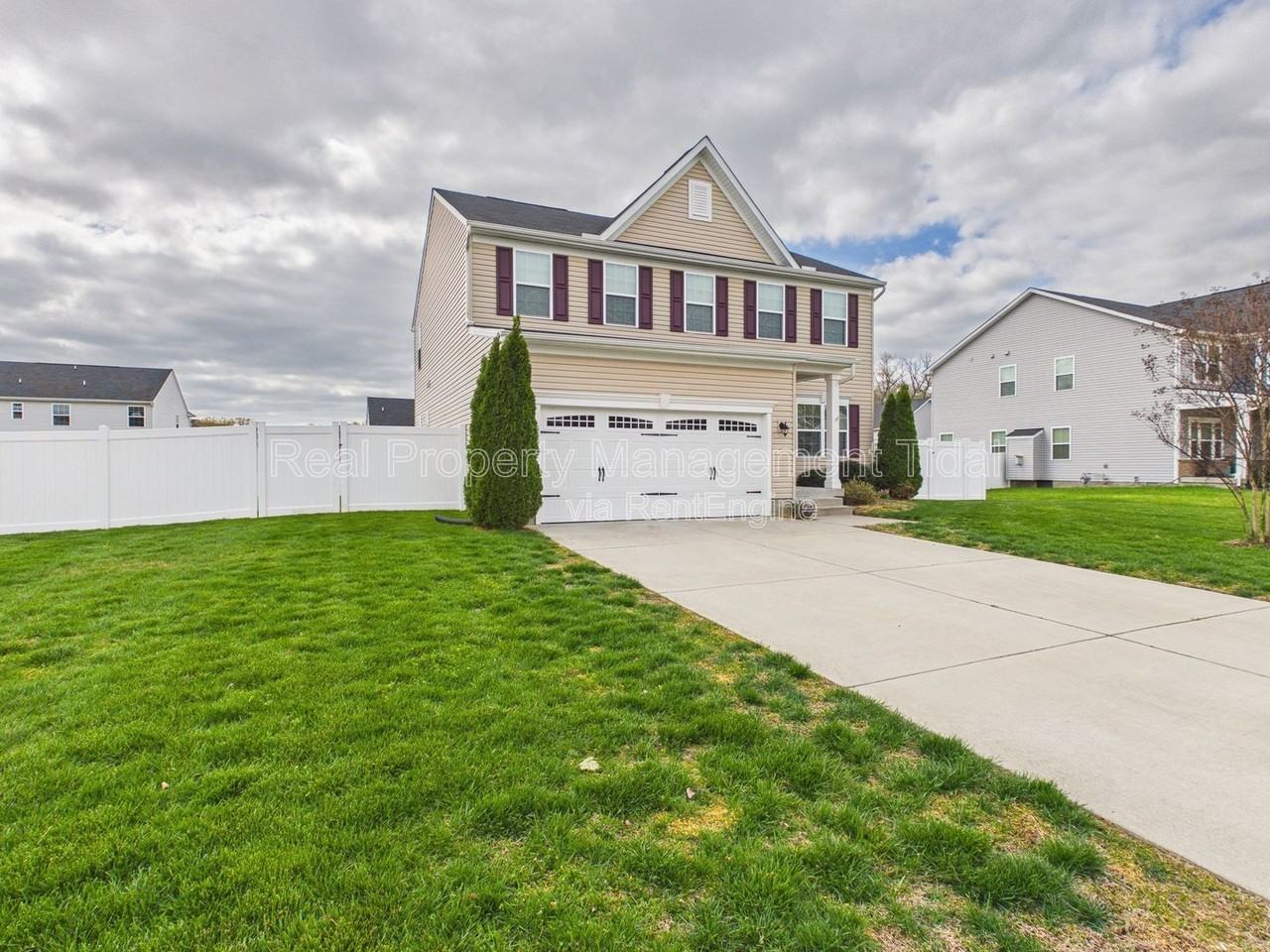 555 Oliver Way - Photo 2 of 36