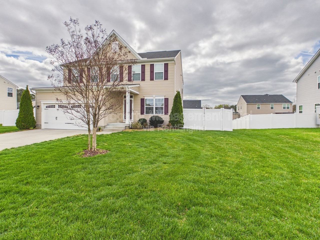 555 Oliver Way - Photo 3 of 36