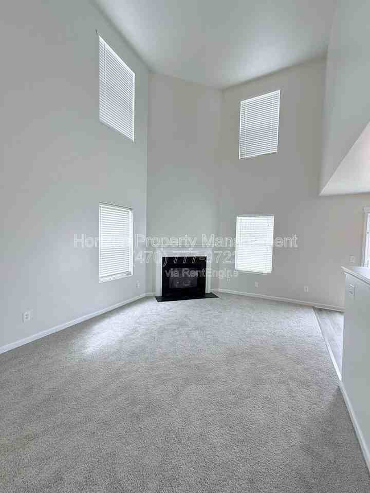 6265 Smoke Ridge Ln - Photo 3 of 22