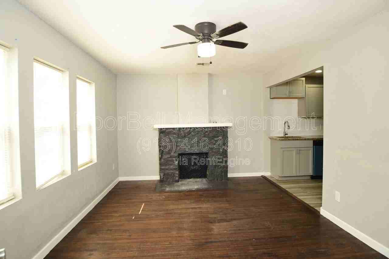 613 E Xyler St - Photo 3 of 12