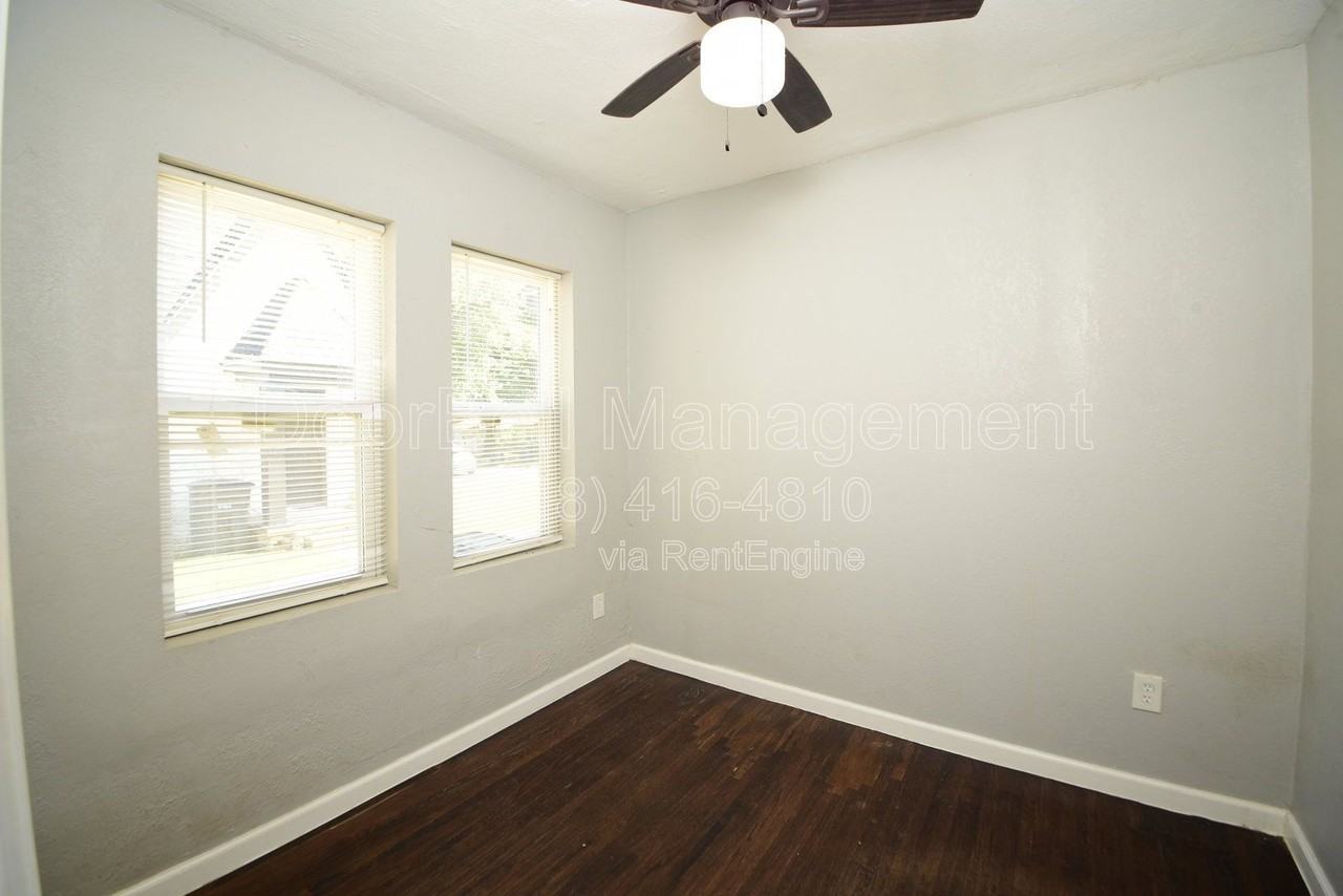 613 E Xyler St - Photo 7 of 12