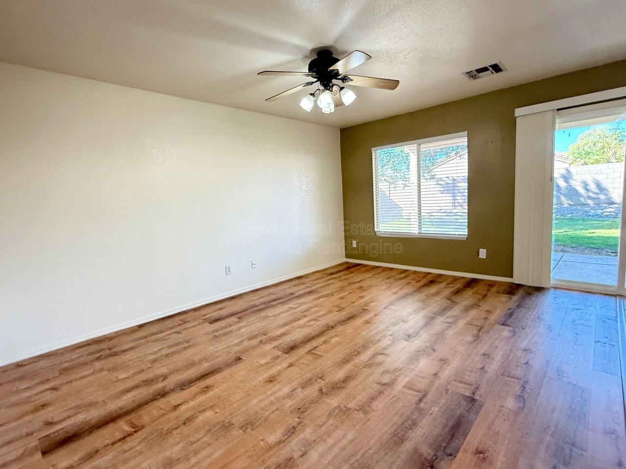 10306 E Delta Ave - Photo 3 of 31