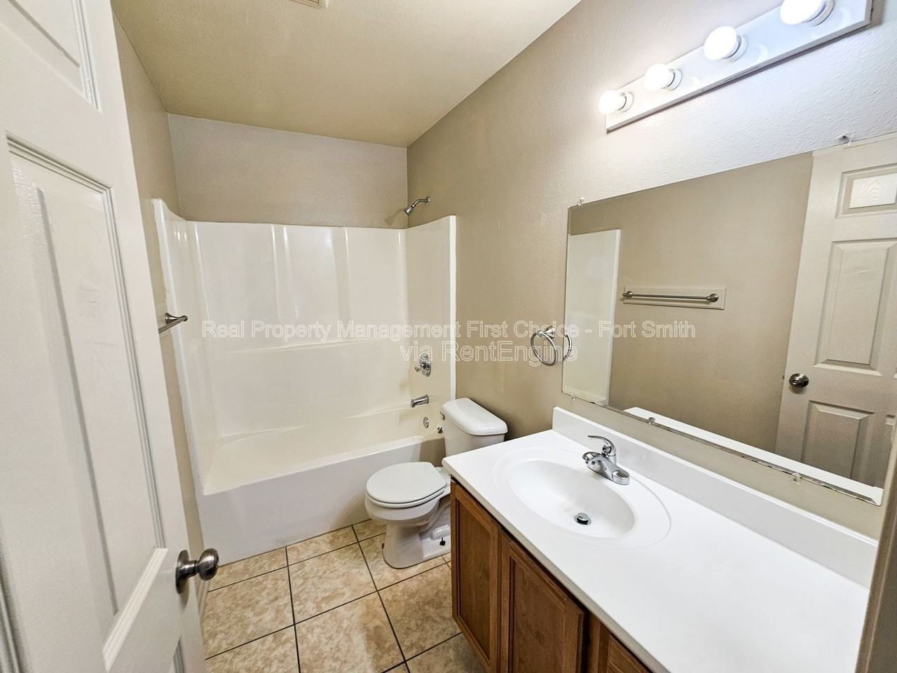 1439 Brazil Ave - Photo 4 of 12