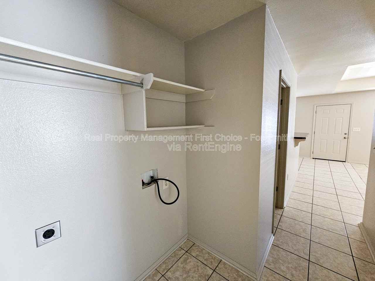 1439 Brazil Ave - Photo 6 of 12