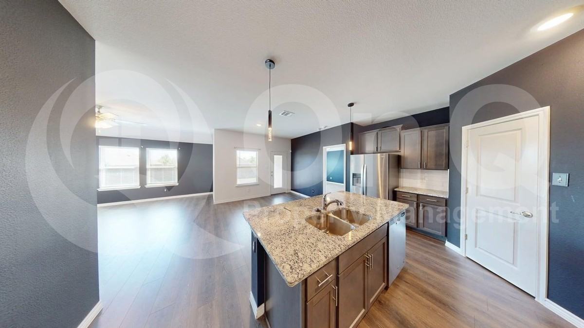 405 Rawhide Way - Photo 6 of 23