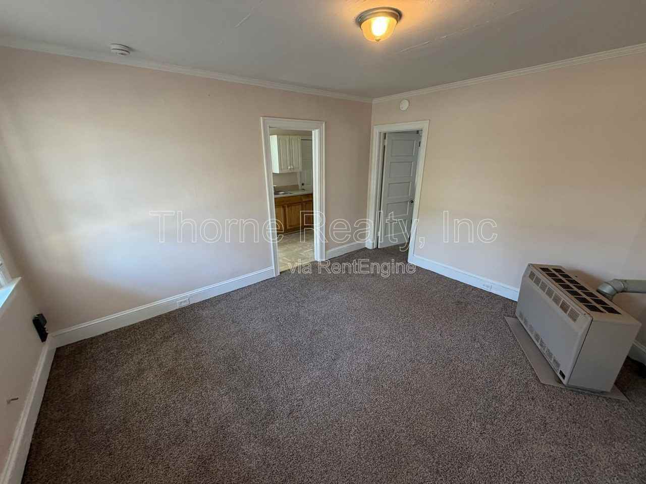 218 S Vyne St - Photo 3 of 14