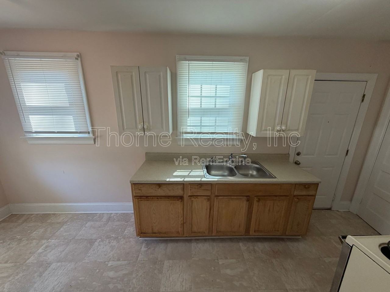 218 S Vyne St - Photo 7 of 14