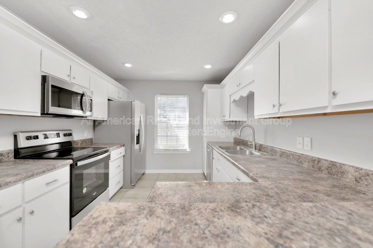 648 Alysheba Dr - Photo 6 of 25