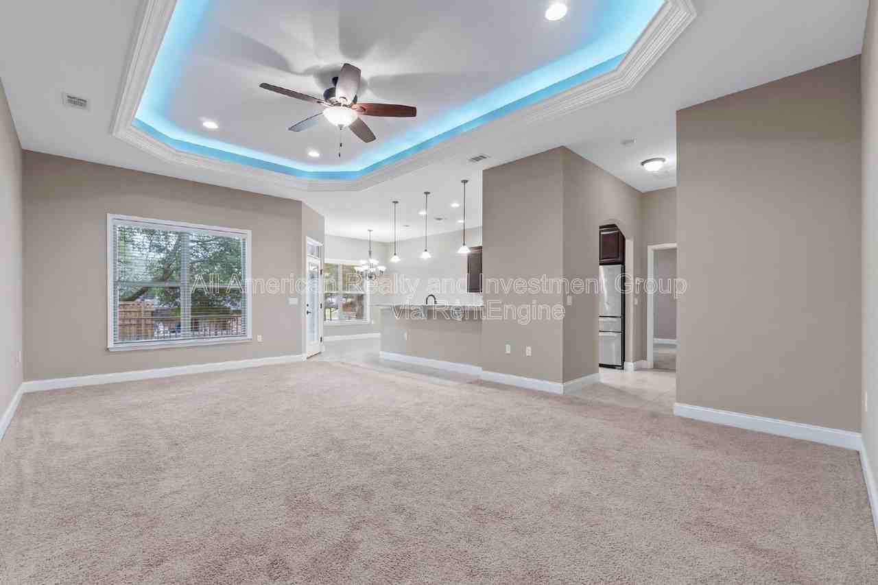 209 Casper Dr - Photo 3 of 27