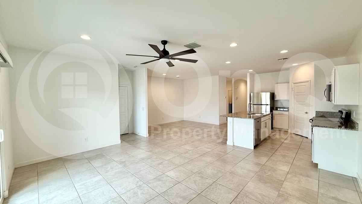 1741 N Wrigley Dr - Photo 7 of 24