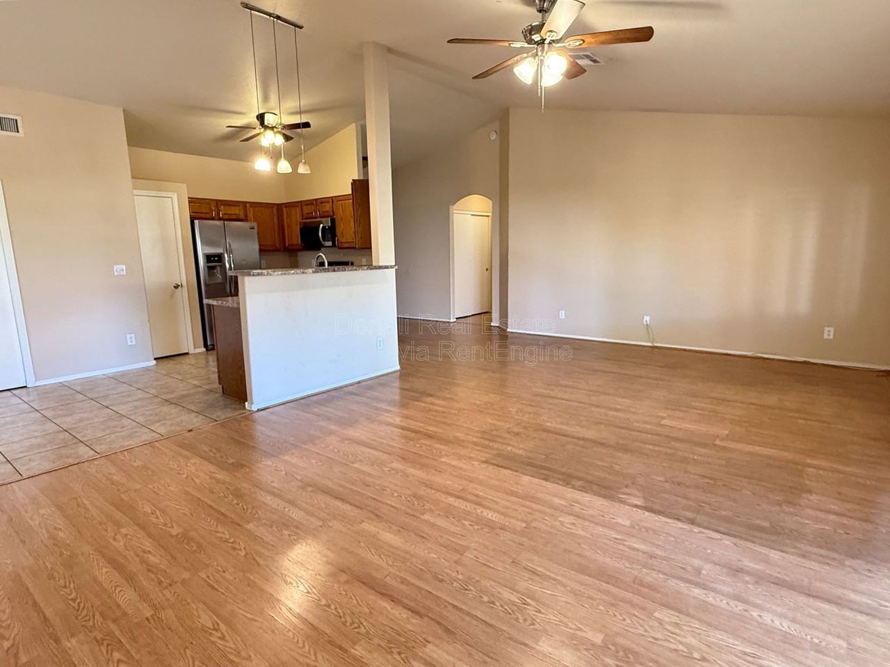 509 W Ensueno Ct - Photo 5 of 27