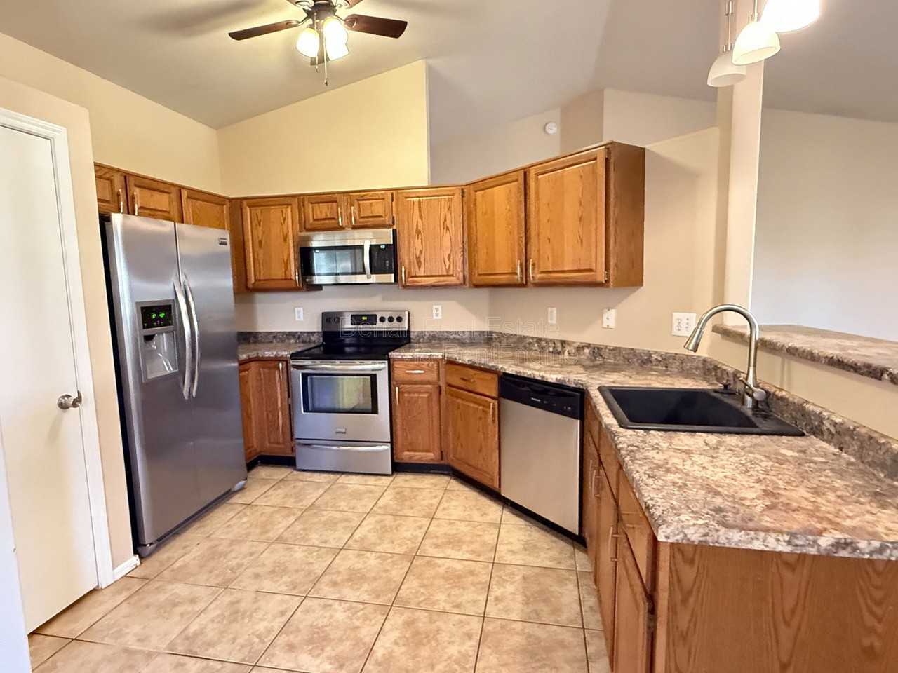 509 W Ensueno Ct - Photo 7 of 27