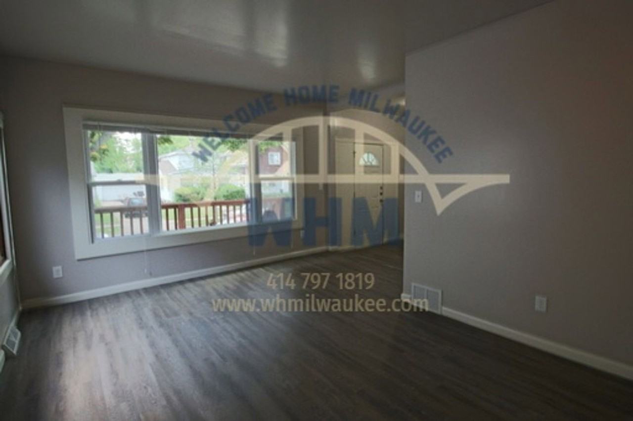 2470 N 54th St - Photo 4 of 10