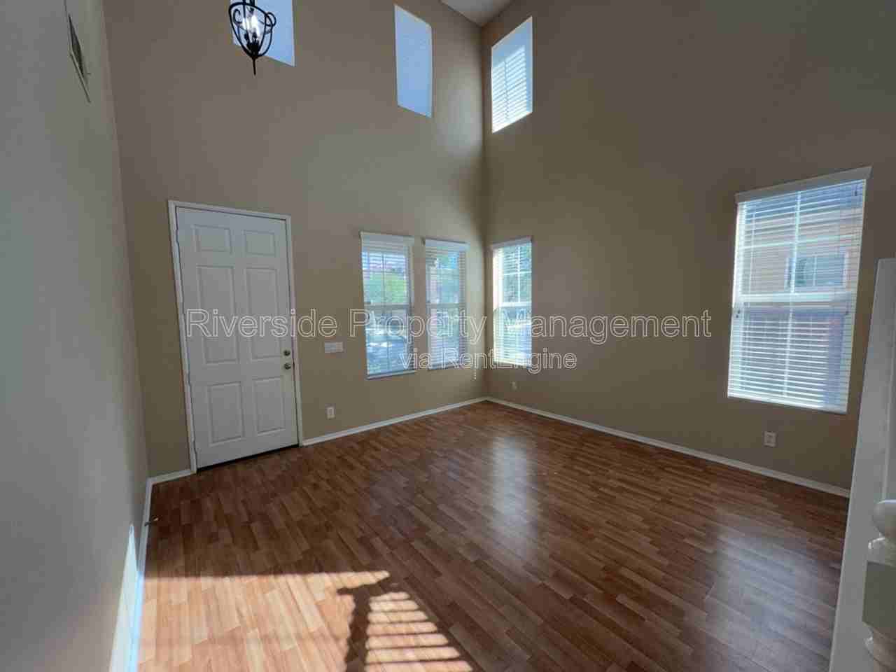 3882 Strand Way - Photo 5 of 41