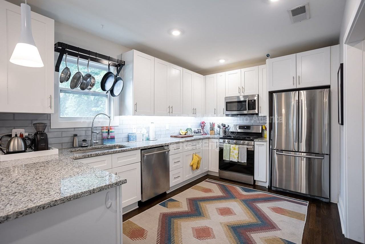 1016 Coleman St Sw - Photo 7 of 19