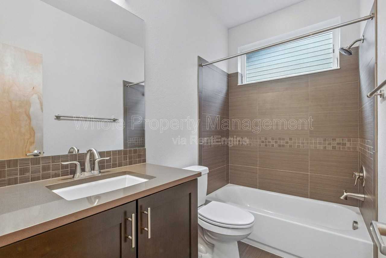 1821 Blue Star Ln - Photo 7 of 34