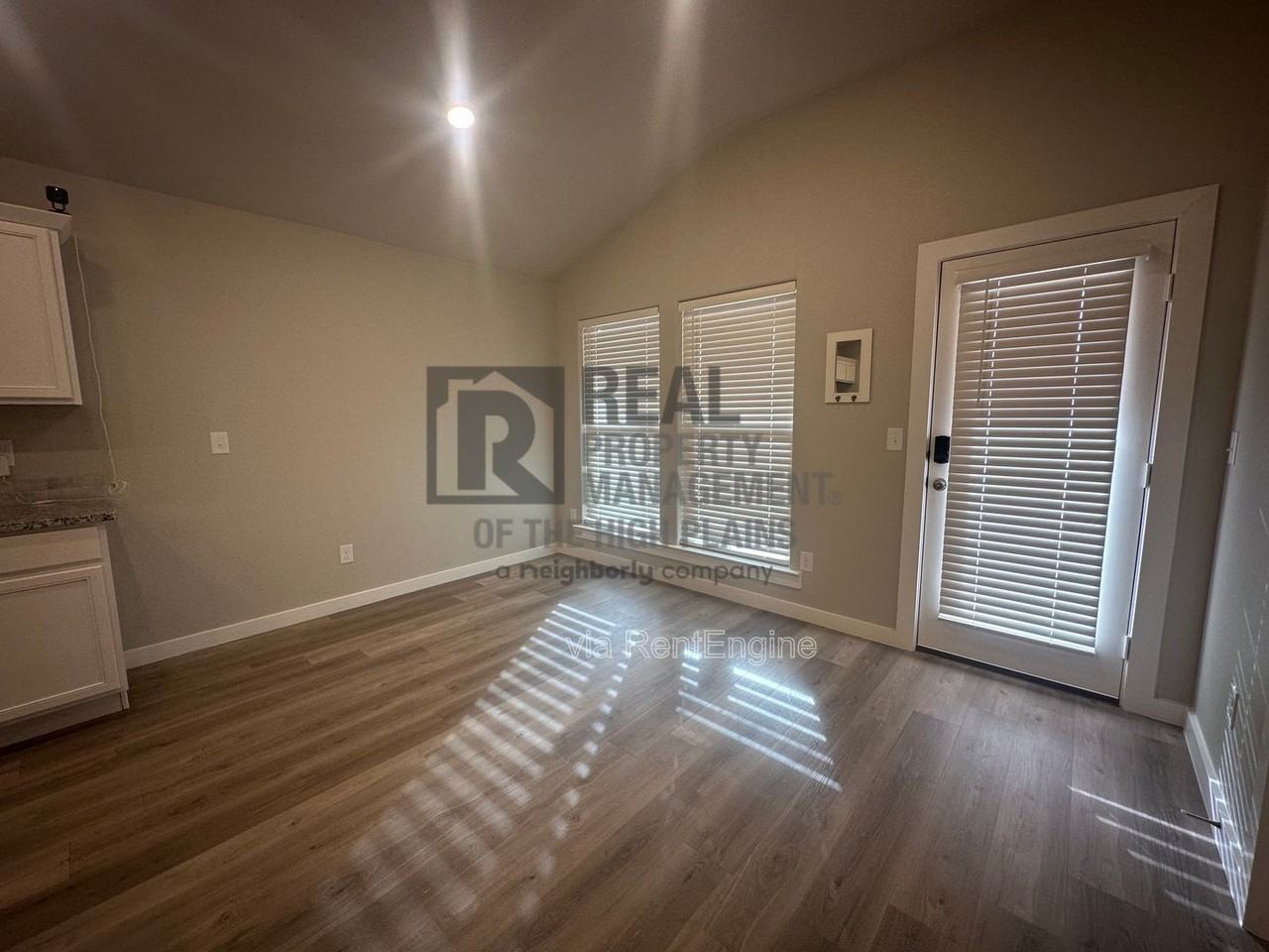 1603 Morningside Ave - Photo 4 of 15