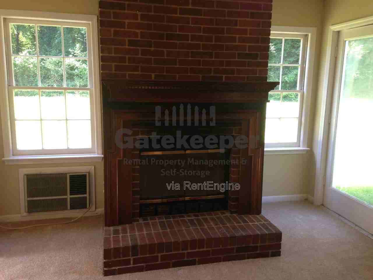 695 Georgia Ave - Photo 6 of 20