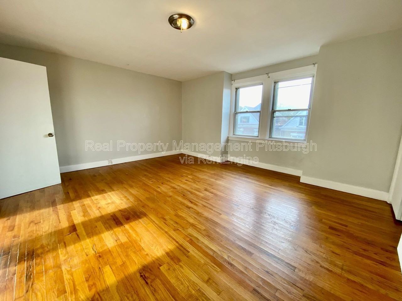 825 Collins Ave #2 - Photo 5 of 14