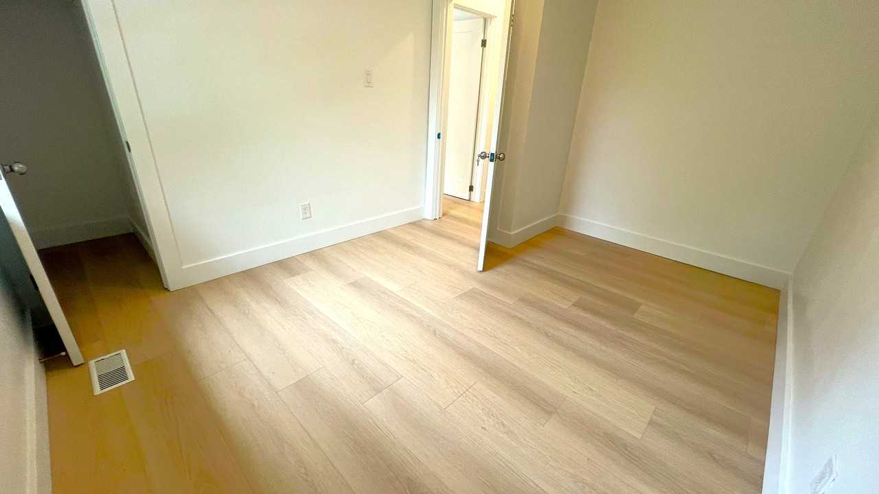 979 Danforth Rd - Photo 6 of 36