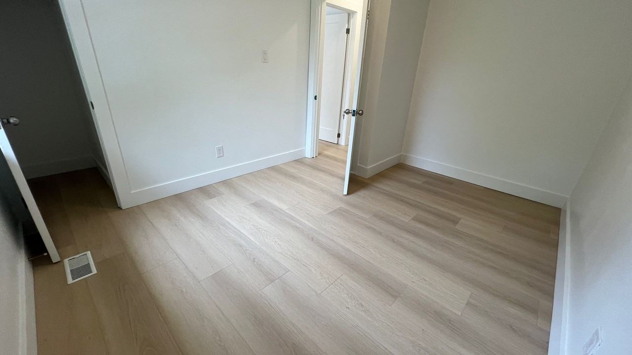 979 Danforth Rd - Photo 7 of 36