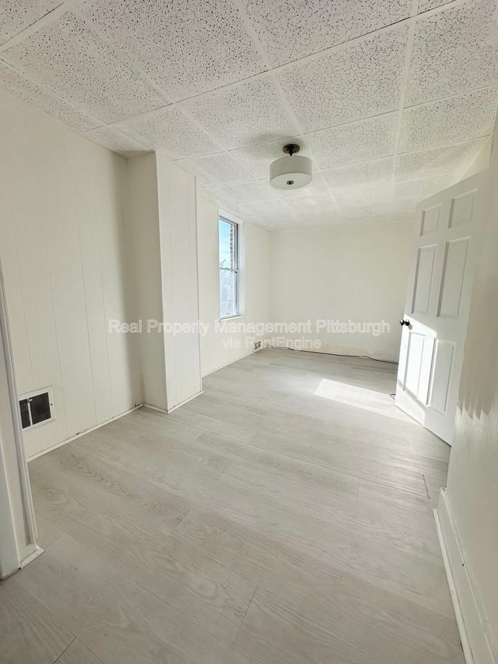 1611 Westmont Ave #2 - Photo 4 of 8