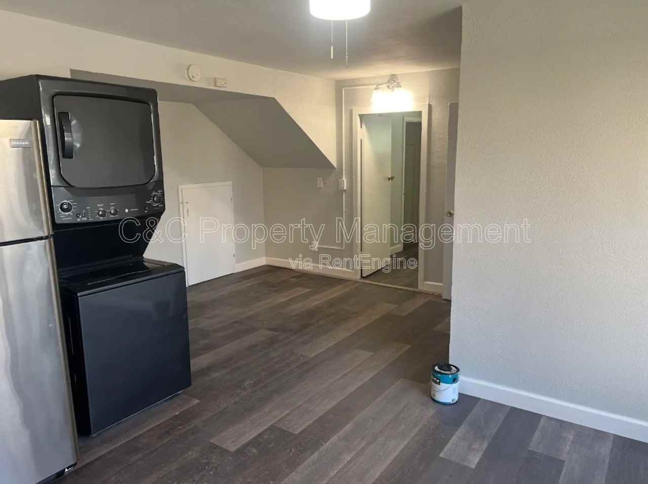 1140 West St - Photo 2 of 9