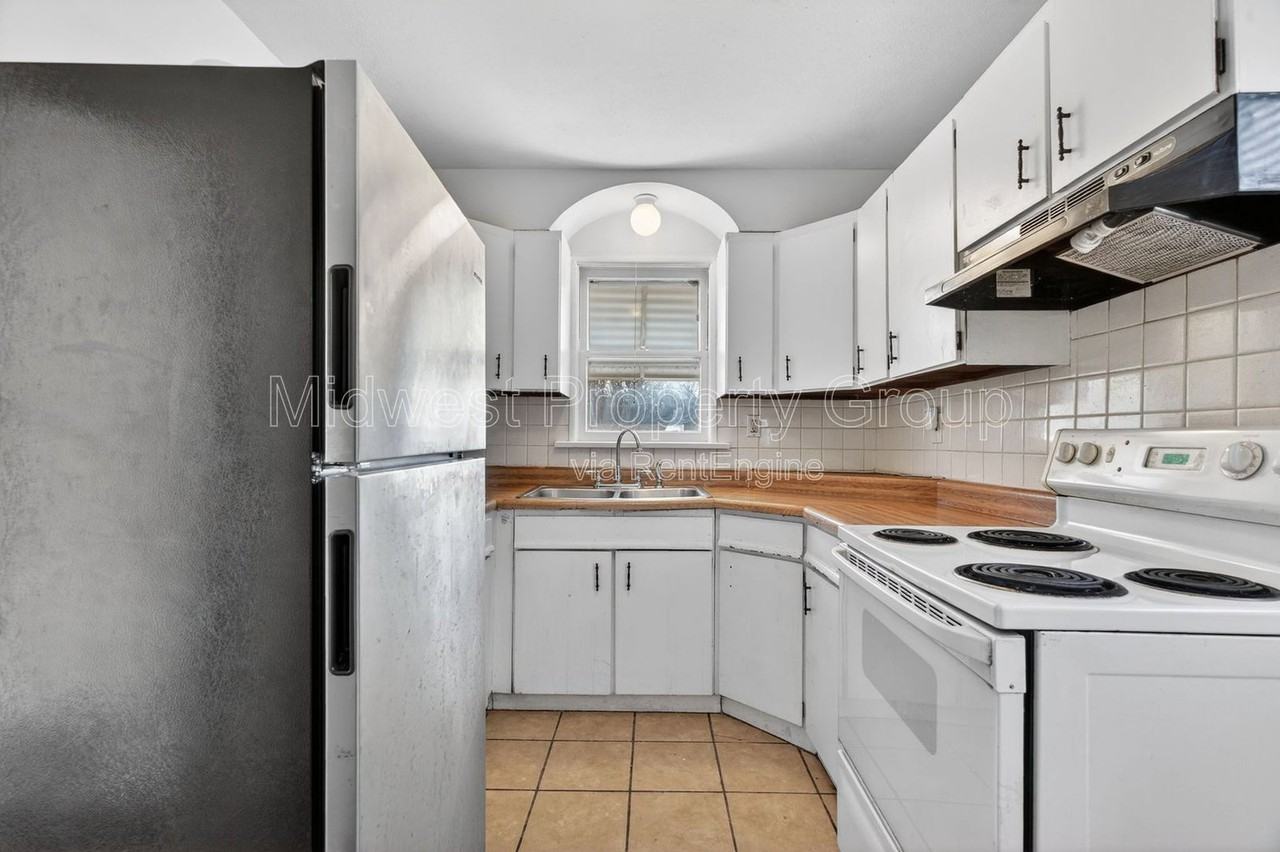 9923 Jeffrey Dr - Photo 3 of 31