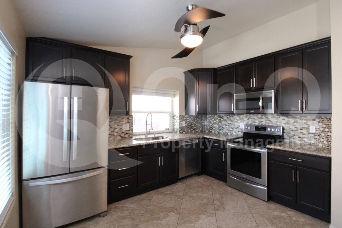 7113 N 28th Dr - Photo 2 of 24