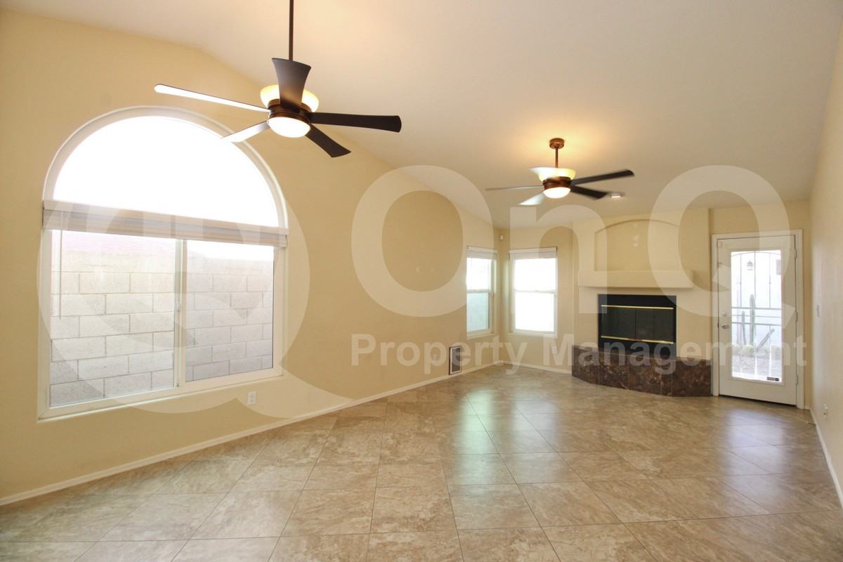 7113 N 28th Dr - Photo 7 of 24