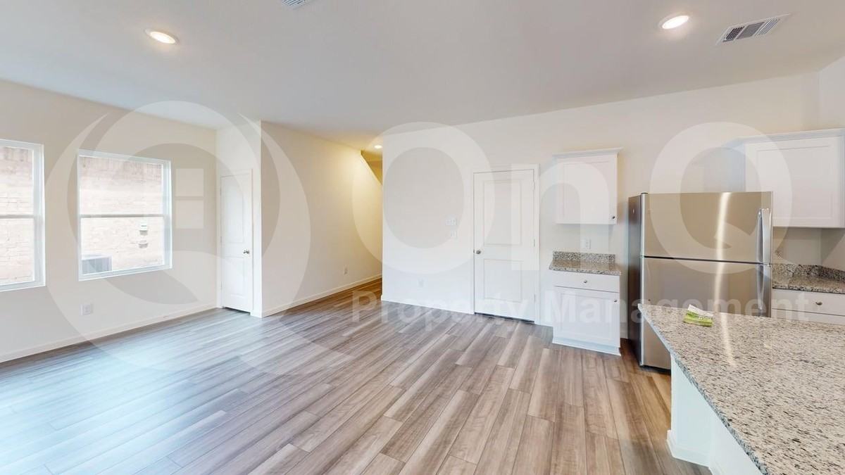 2312 Winthrop Ave - Photo 5 of 23