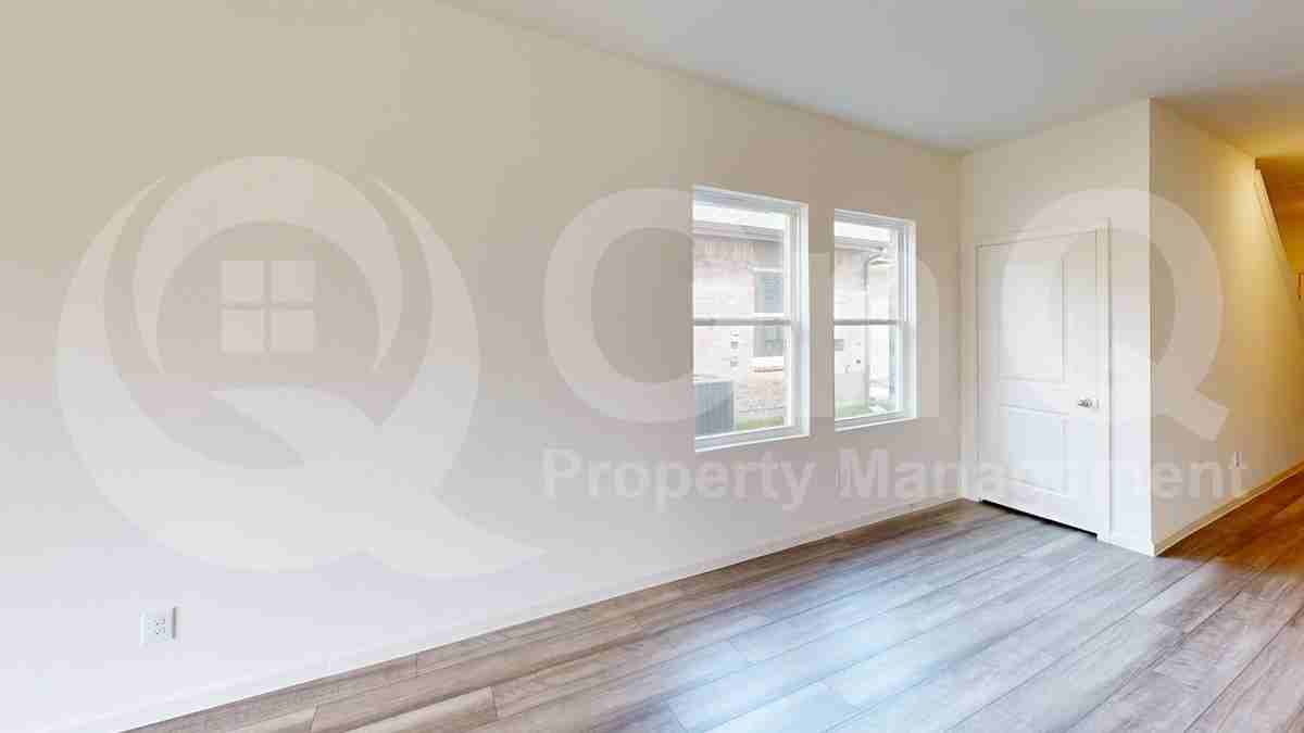 2312 Winthrop Ave - Photo 7 of 23