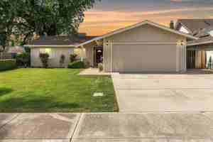 featured image of 9717 Treetop Dr