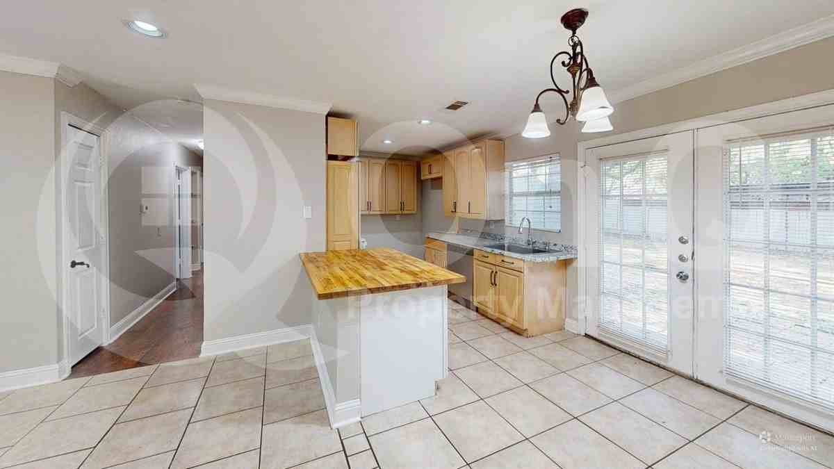 810 Pleasant Hills Dr - Photo 5 of 20