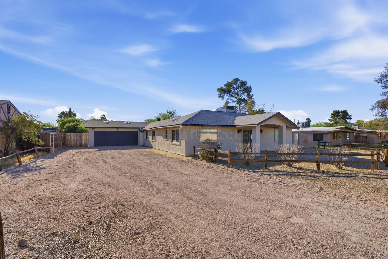 1901 N Rosemont Blvd - Photo 2 of 43