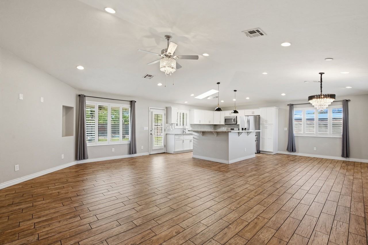 1901 N Rosemont Blvd - Photo 5 of 43