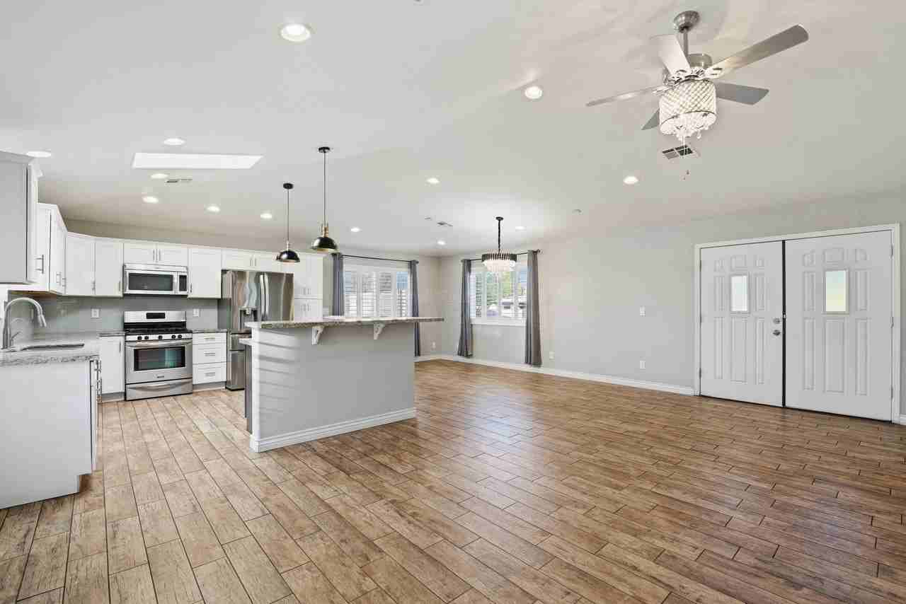 1901 N Rosemont Blvd - Photo 6 of 43