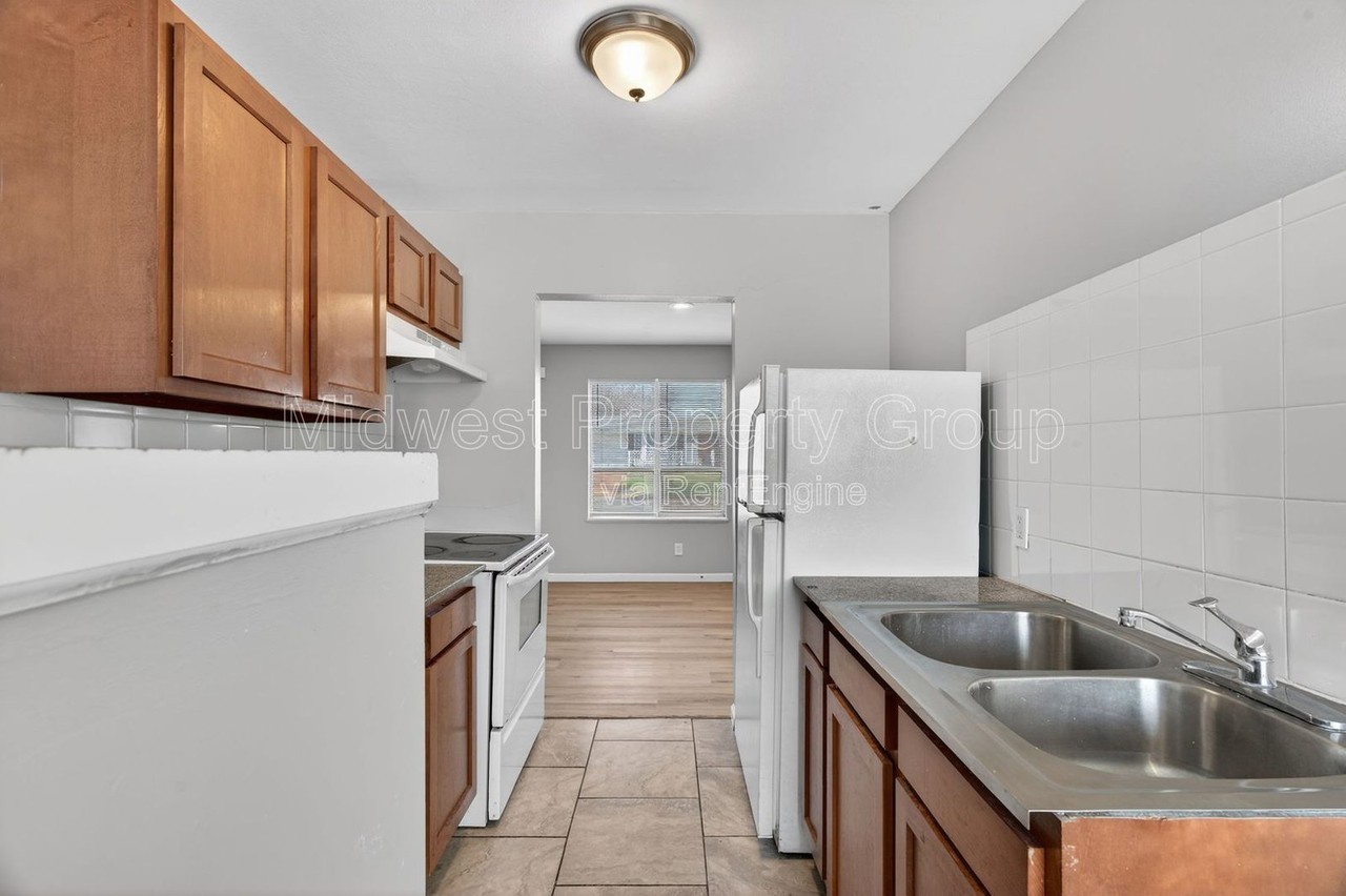 2228 Duchess Dr - Photo 2 of 29