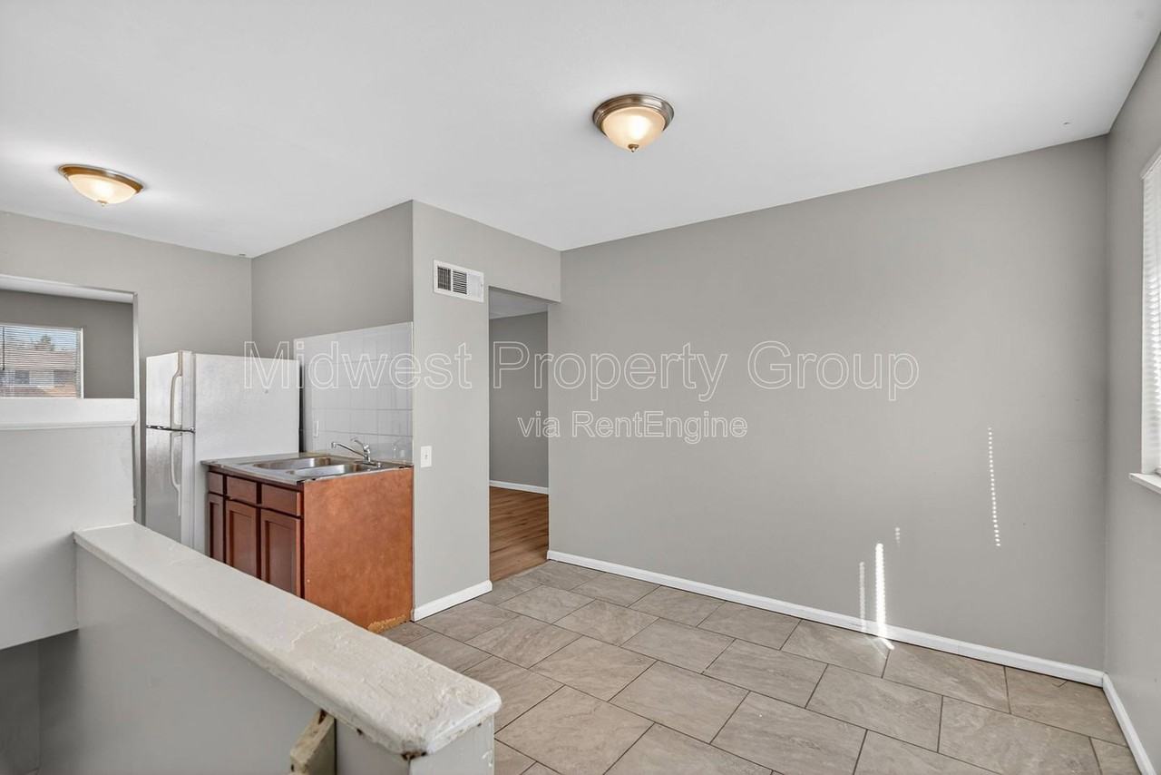 2228 Duchess Dr - Photo 5 of 29