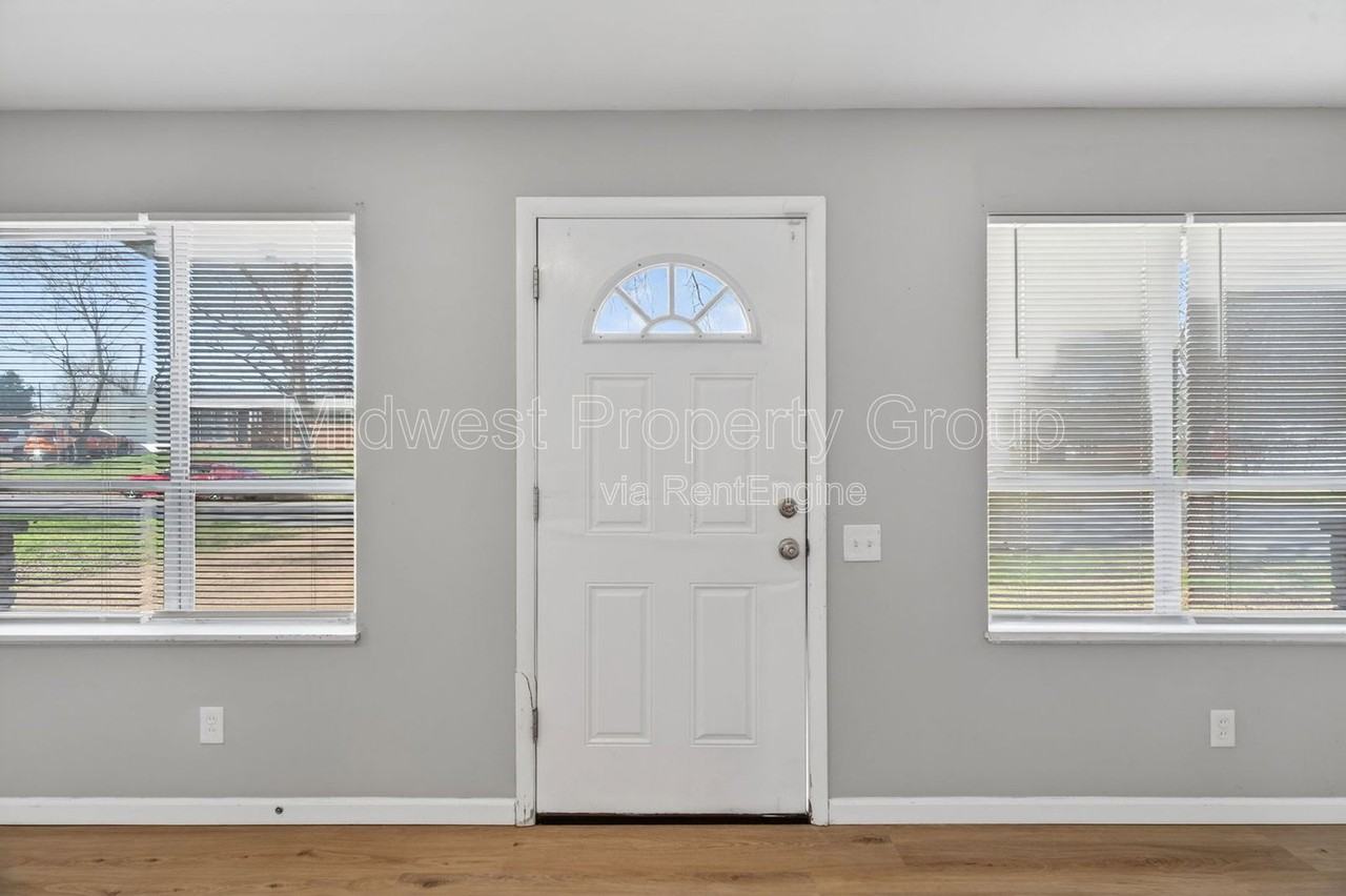 2228 Duchess Dr - Photo 7 of 29