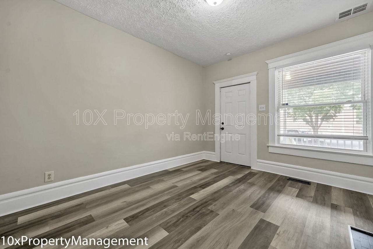 1127 Mcallister Ave - Photo 4 of 20