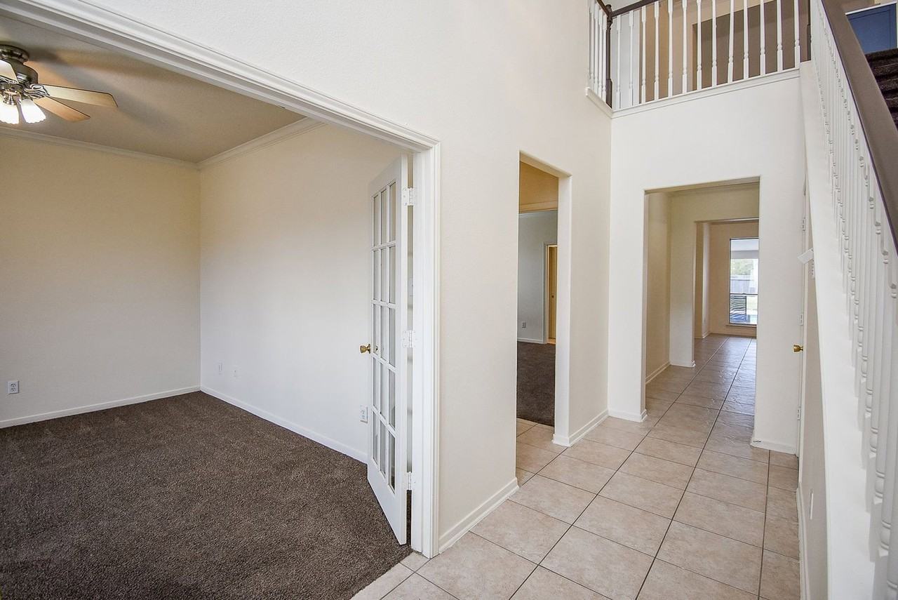 6323 Haddock Ct - Photo 3 of 35