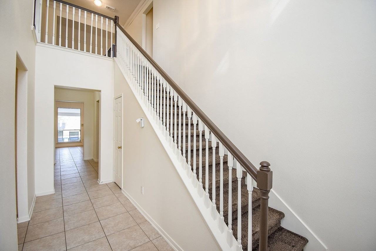 6323 Haddock Ct - Photo 4 of 35