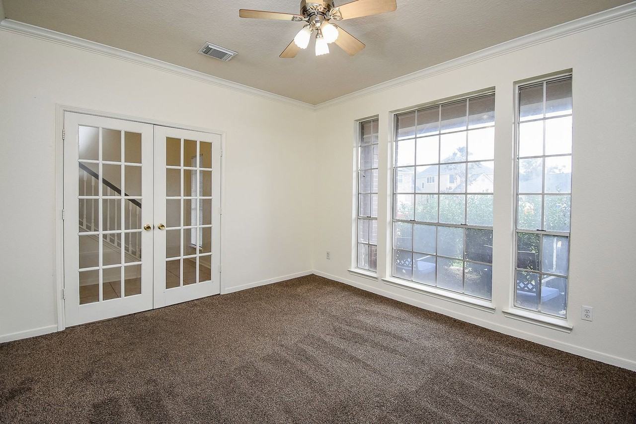 6323 Haddock Ct - Photo 5 of 35