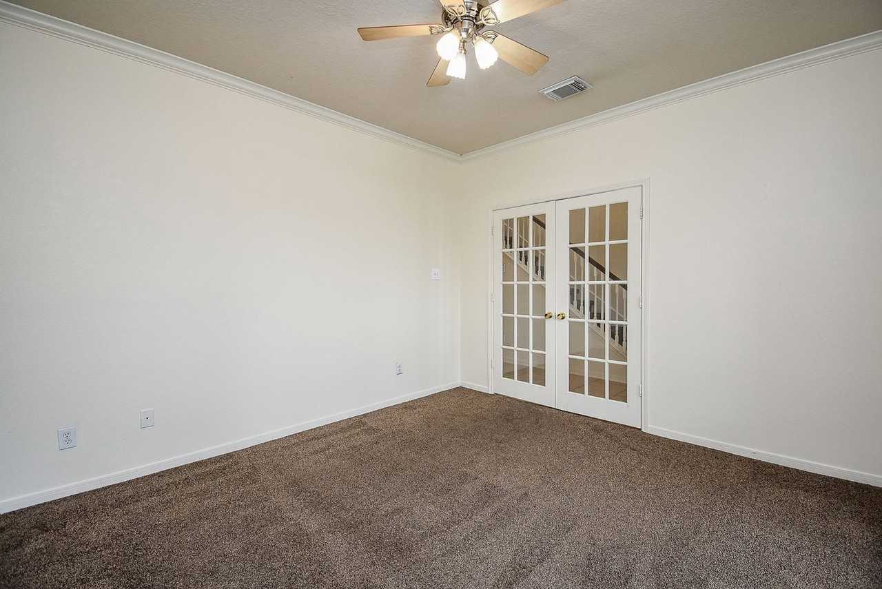 6323 Haddock Ct - Photo 6 of 35