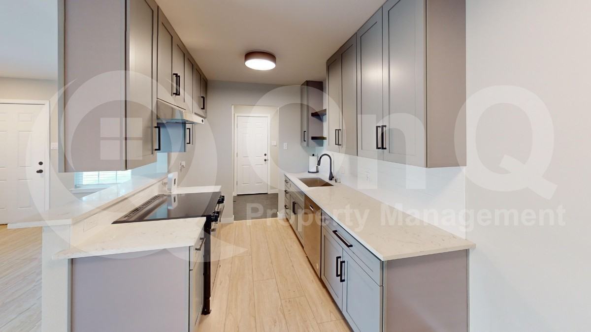 6038 Calloway Ct - Photo 3 of 15