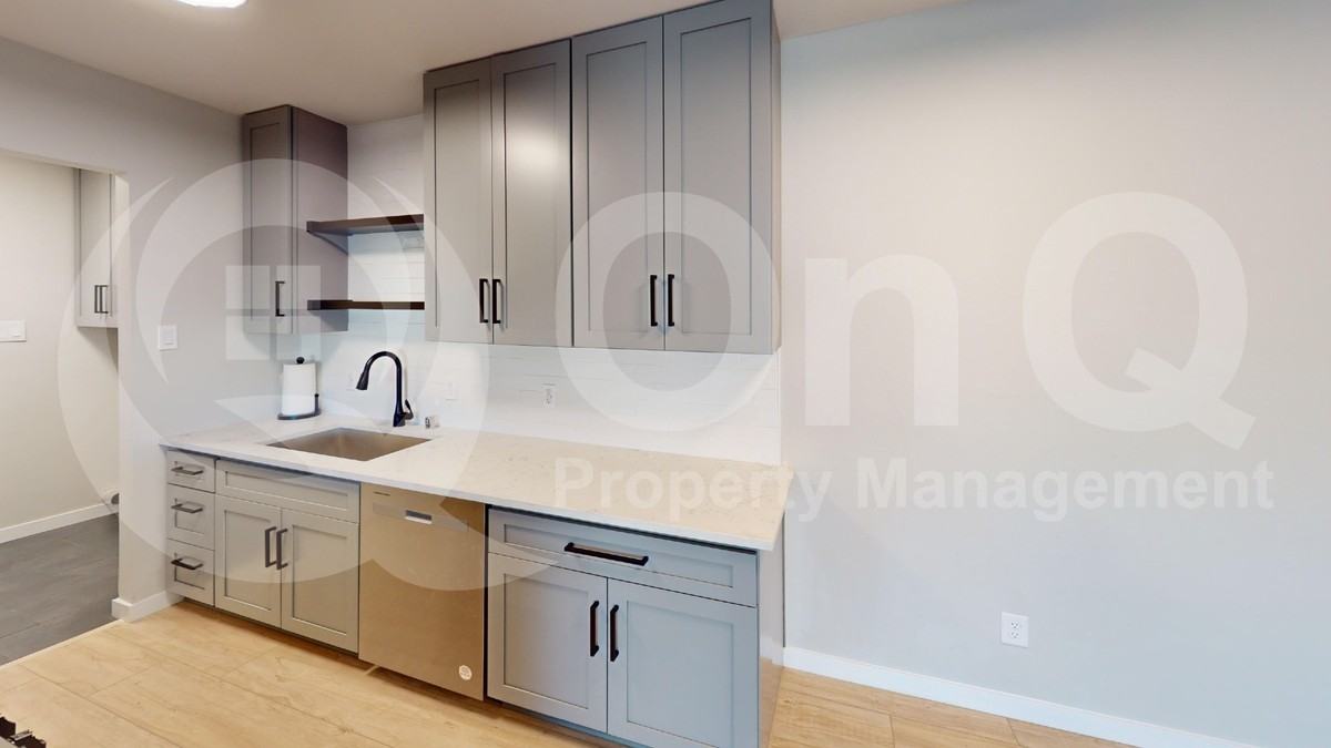 6038 Calloway Ct - Photo 4 of 15