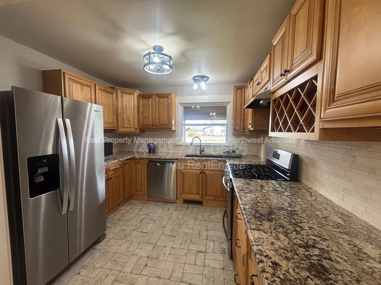 717 Nw 6th St - Photo 5 of 19