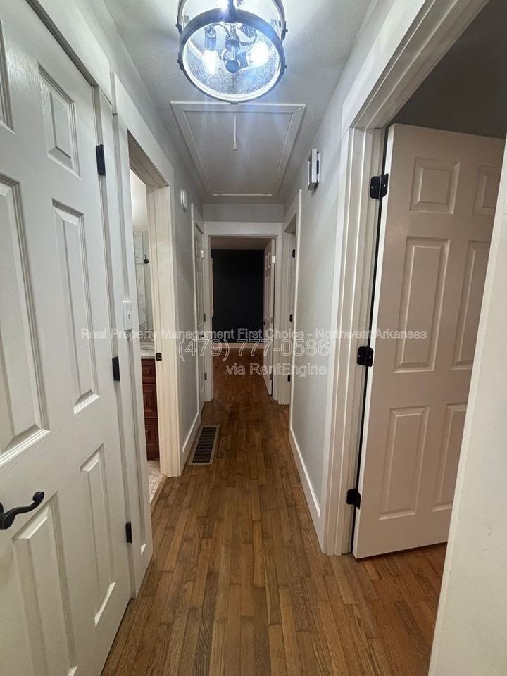 717 Nw 6th St - Photo 6 of 19