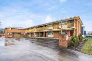 featured image of 558 Riverview Dr #C